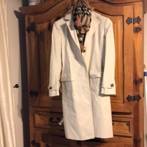 Brooks Brothers trench coat 🧥